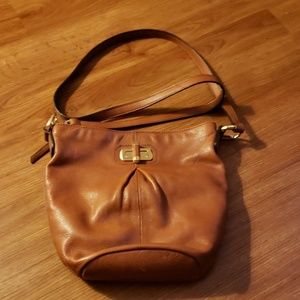 B.MAKOWSKY CROSSBODY LEATHER BAG